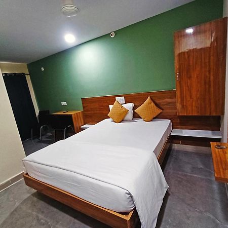 Udupi Deluxe Lodge Gulbarga Kalaburagi Exterior foto