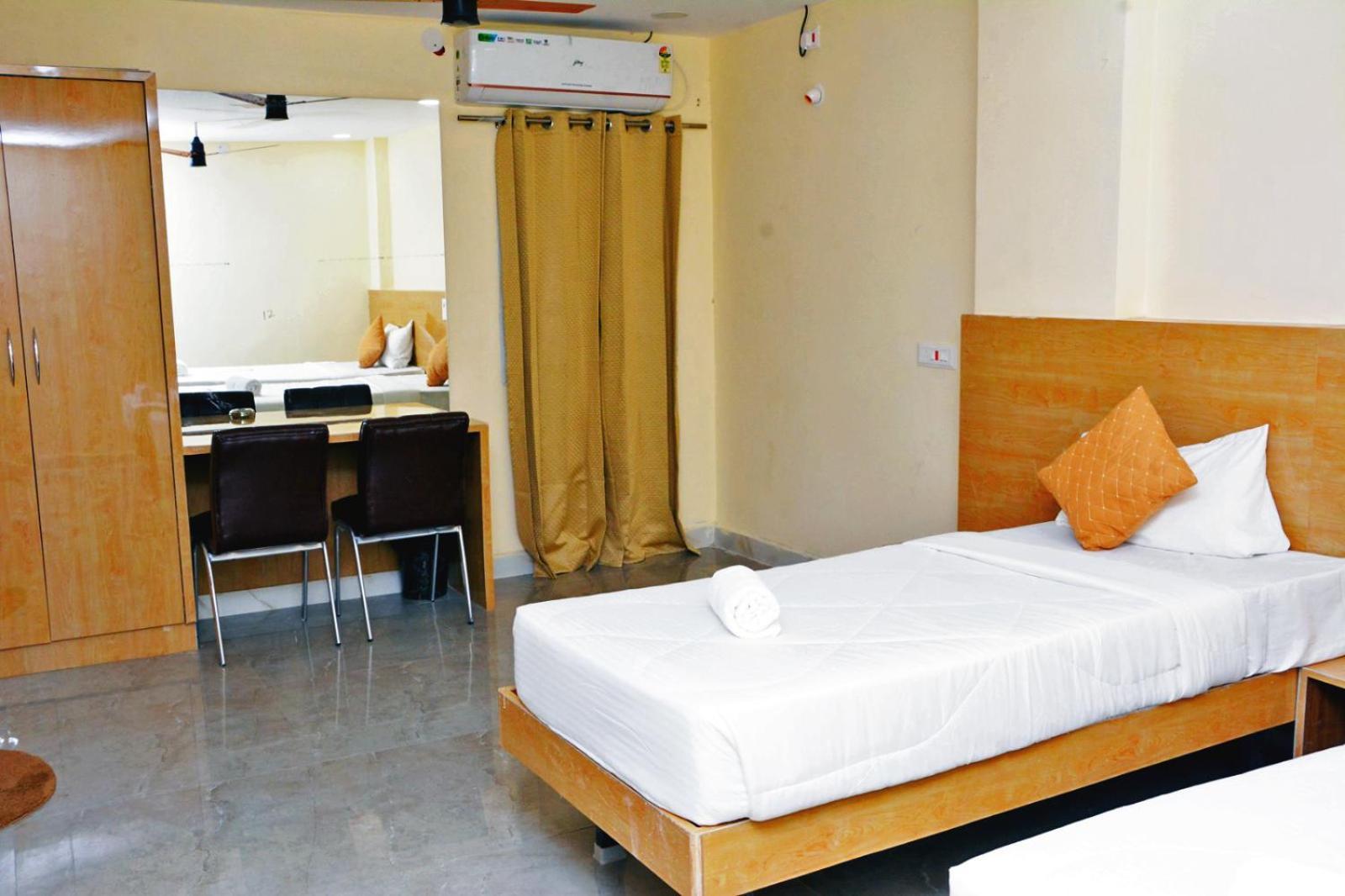 Udupi Deluxe Lodge Gulbarga Kalaburagi Exterior foto