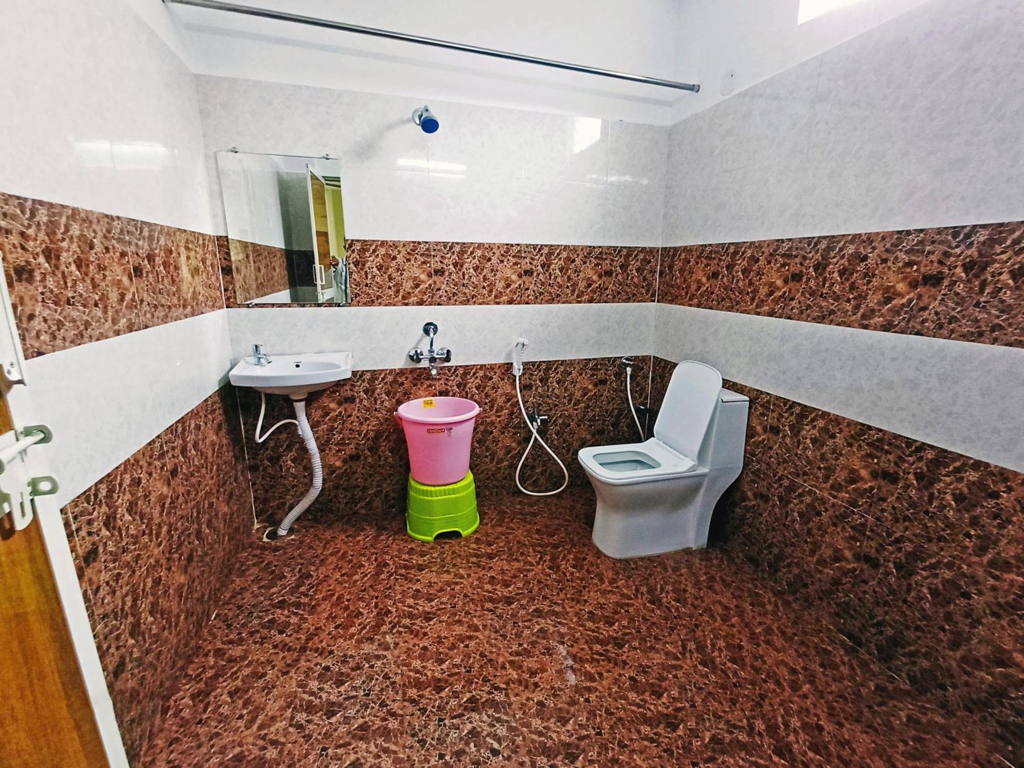 Udupi Deluxe Lodge Gulbarga Kalaburagi Exterior foto
